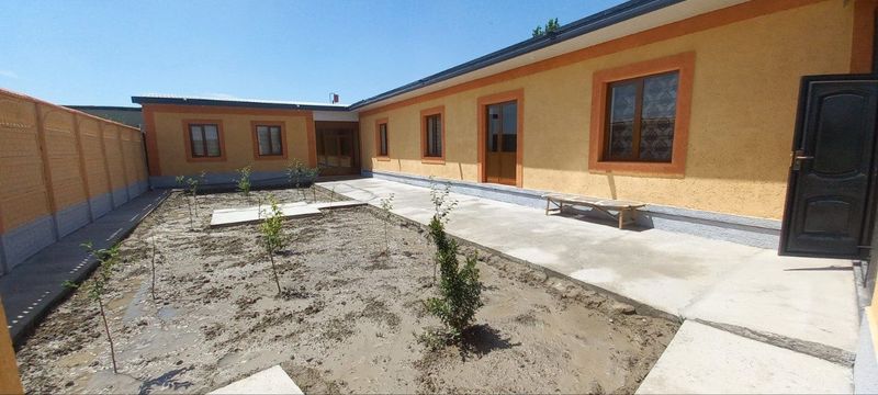 2 хужаликка мослашган 6 хонадан иборат янги ховли