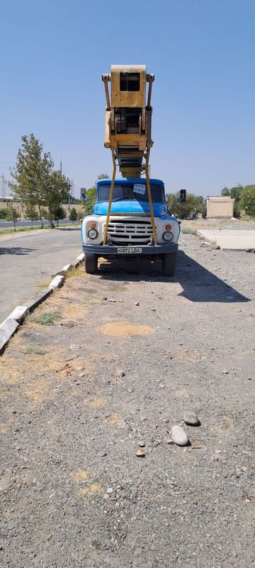 Avtovishka Zil 130