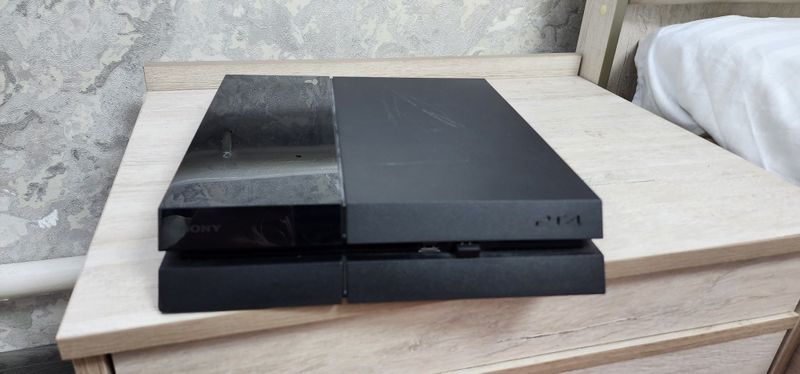 Продаётся ps4 slim. 1Tb