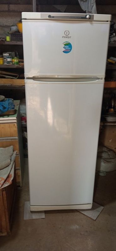 Продам холодильник Indesit. В хорошем состоянии. Продам холодильник Indesit. В хорошем состоянии.