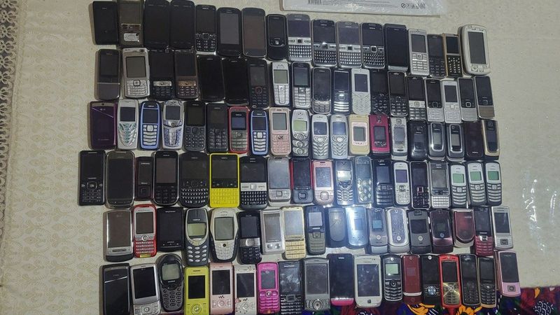 Nokia Motorola Sony Ericsson kaleksya sotladi