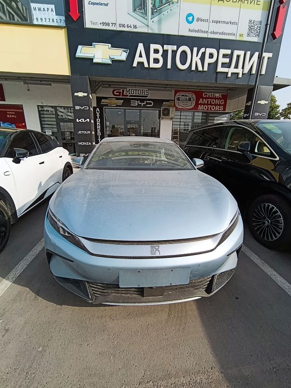 Продается BYD HAN с пробегом с Китая Продается BYD HAN с пробегом с Китая