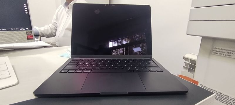 Macbook air 13 m3 16/256 Macbook air 13 m3 16/256
