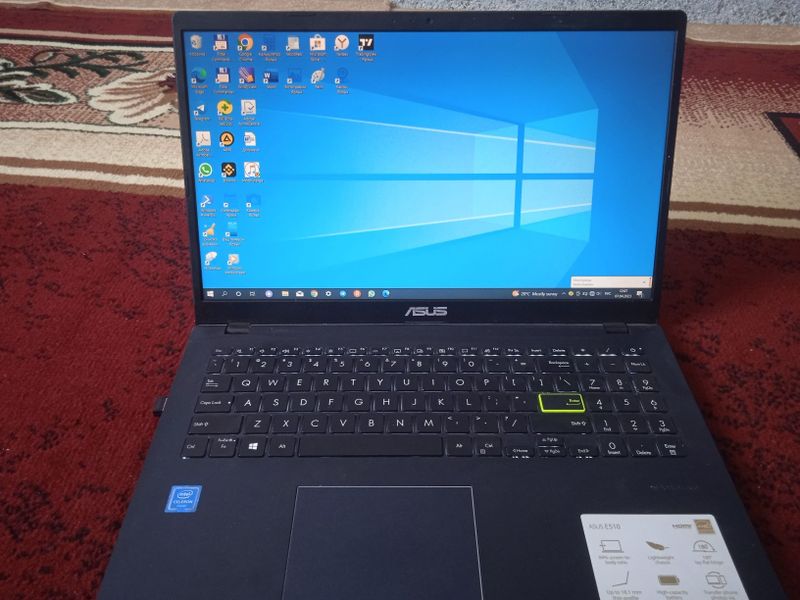 Noutbuk ASUS 510 ekran 15.6