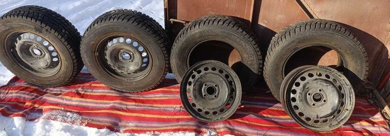 Продаю автомобильные шины зимние 205/70R15.