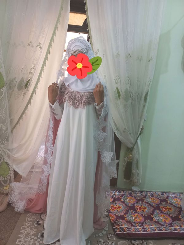 Xijobli qiz va kelinlar uchun libos. 450 000