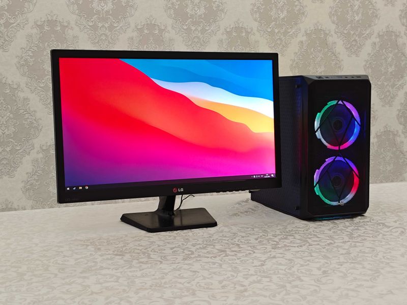 Игровой компьютер с монитором 10th Gen Игровой компьютер с монитором 10th Gen