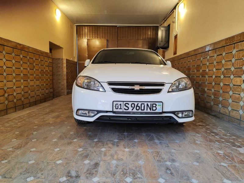 Chevrolet Gentra 3 позиция Elegant plus оқ ранг. 2021 йил. 40 700 км.