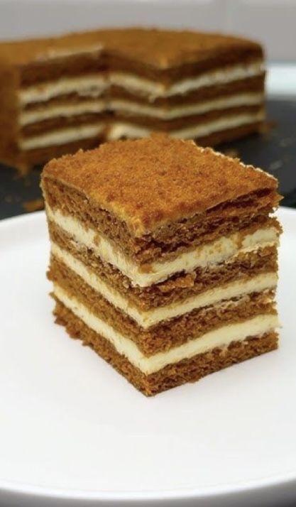 Medoviy tort buyurtma