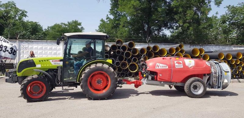 CLAAS NEXOS 230F + Распылитель удобрений Wanner N1500 CLAAS NEXOS 230F + Распылитель удобрений Wanner N1500