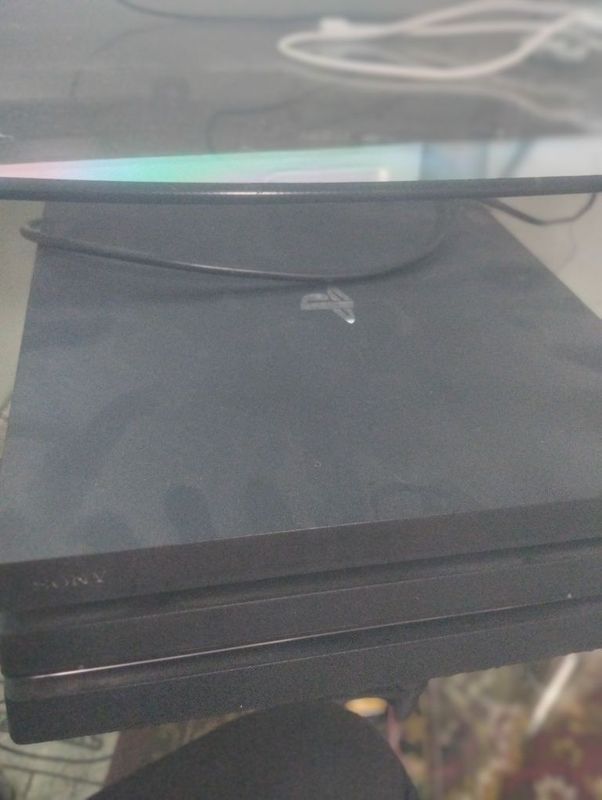 PS4 pro juda yaxshi holati