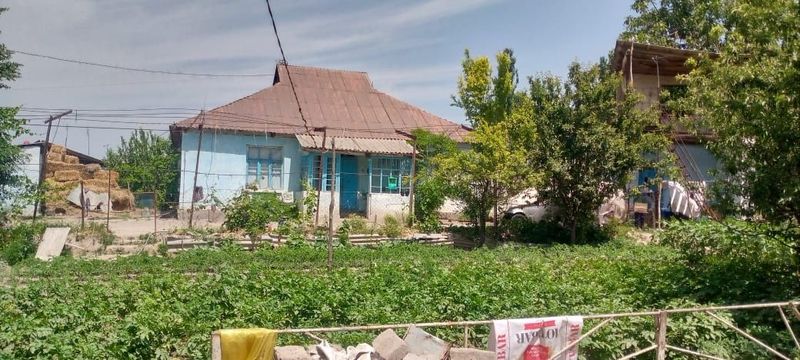 Uy sotiladi 260mln so'm Uy sotiladi 260mln so'm