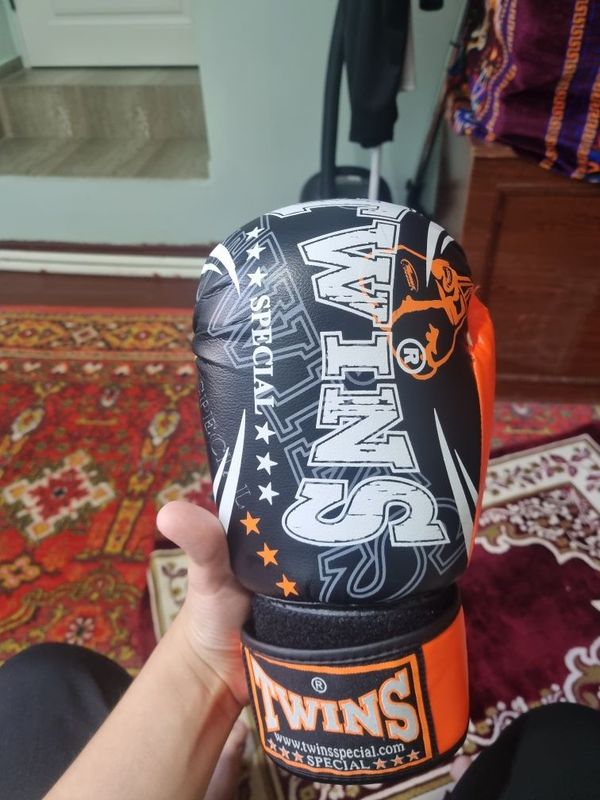 Boks perchatkasi Boks perchatkasi