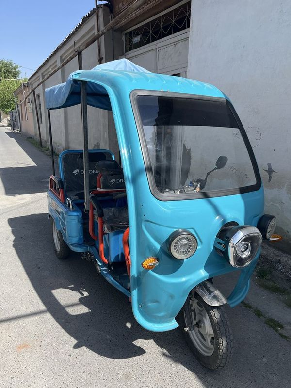 Drongo 3 gildirakli elektro skuter Drongo 3 gildirakli elektro skuter