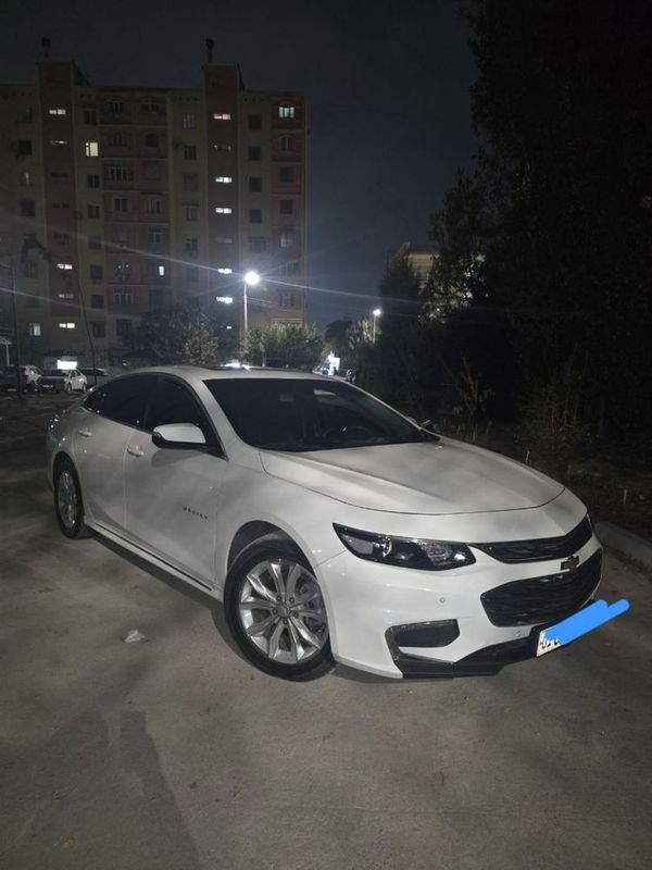 Prodam Malibu 2 2.4 Mator beliy cvet 2018 god. Prodam Malibu 2 2.4 Mator beliy cvet 2018 god.