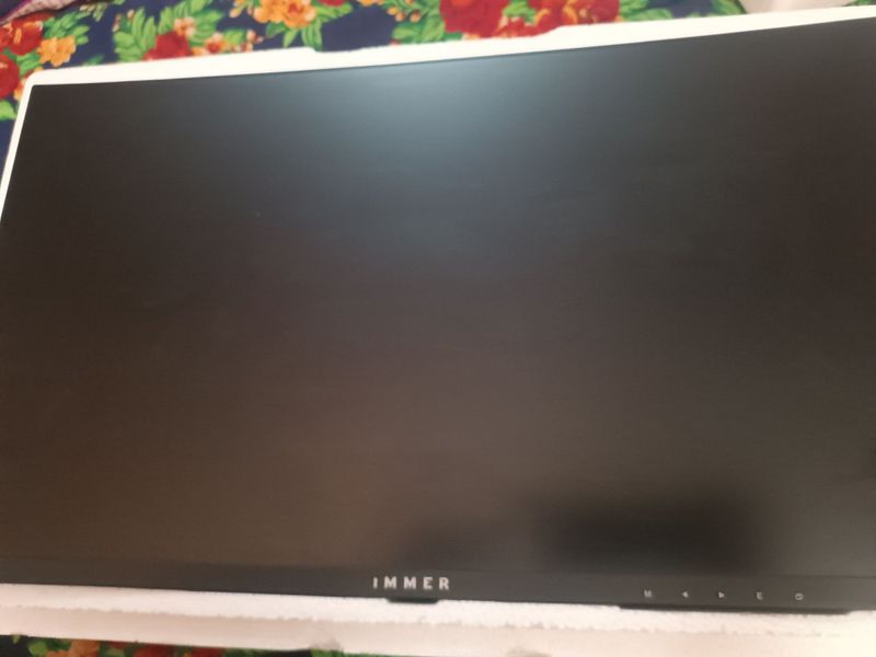 Immer 24 li curved ingichka monitor