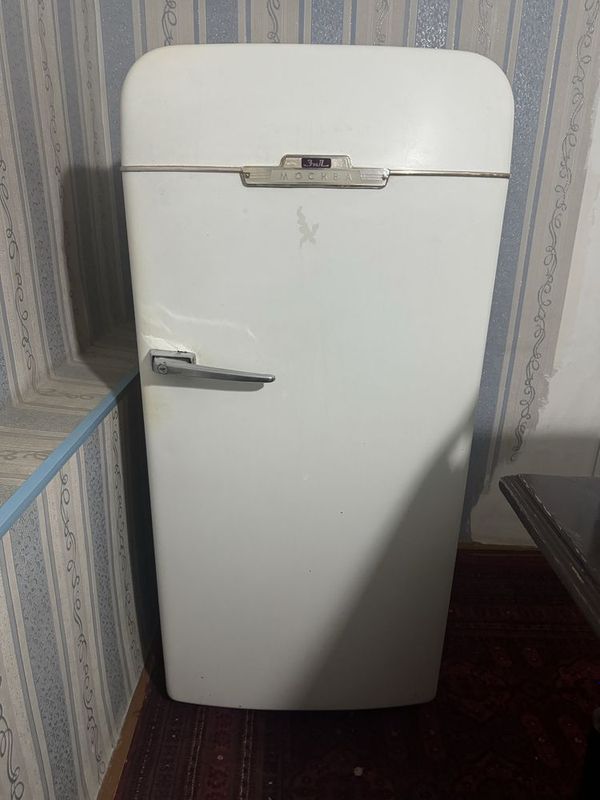 Xoladilnik Maskva zil Xoladilnik Maskva zil