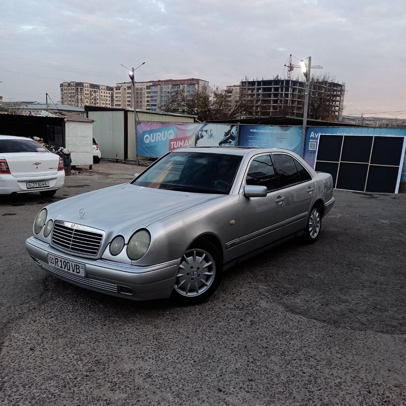 Mercedes Benz W210 E200