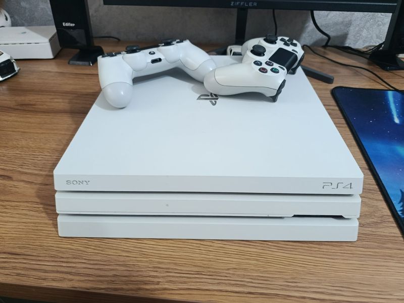 Продается ps4 pro Продается ps4 pro