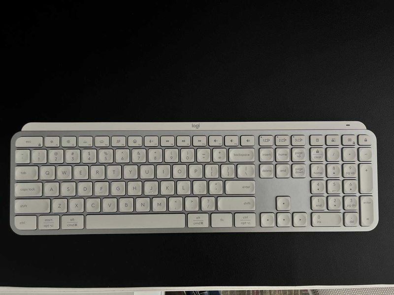Беспроводная клавиатура Logitech MX Keys Беспроводная клавиатура Logitech MX Keys