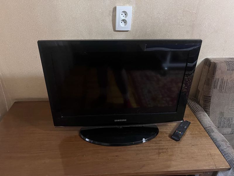 Телевизор Samsung LA26B450C4