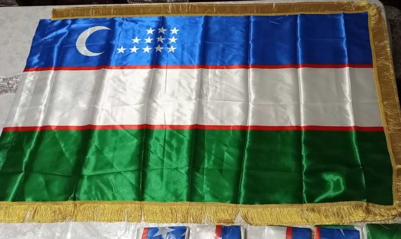 Zarli Bayroq O'zbekistonimiziki Flag of Uzbekistan Флаг Узбекистана