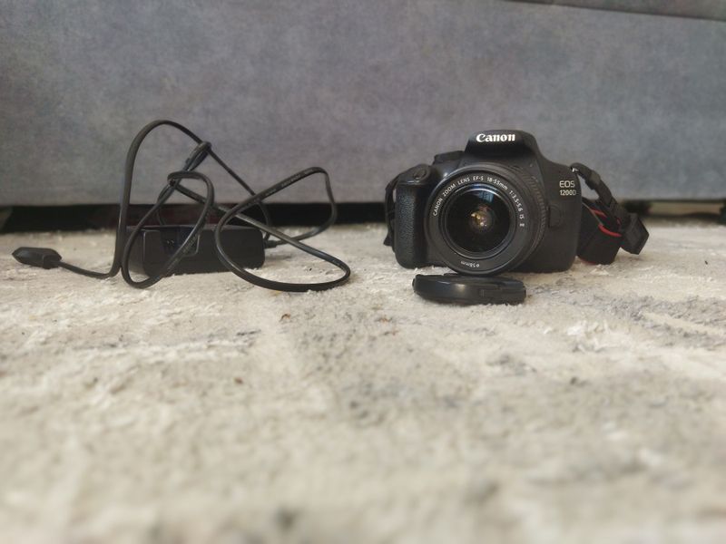 Canon 1200 D ob 18-55