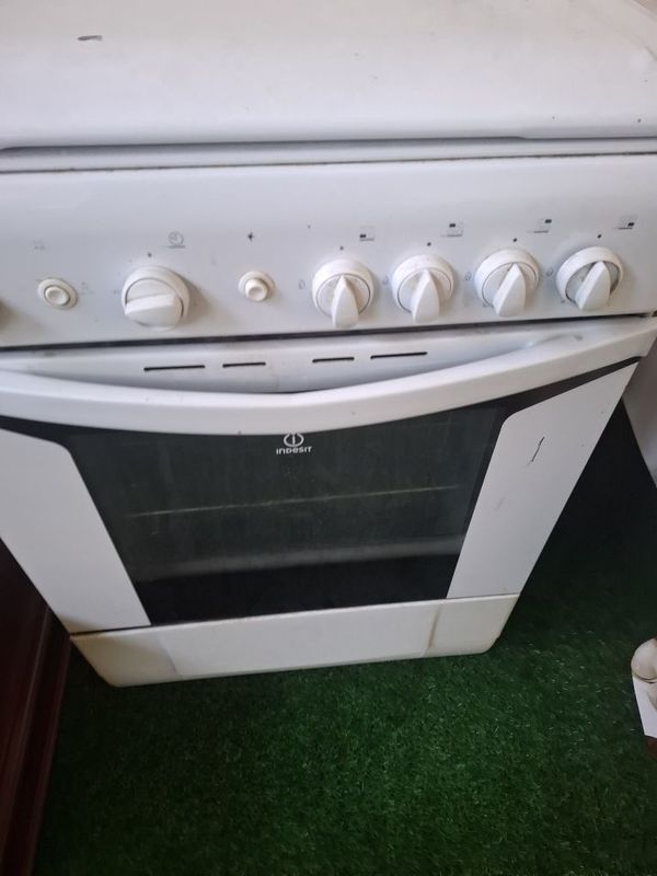 Продаётся газовая плита б/у Продаётся газовая плита б/у