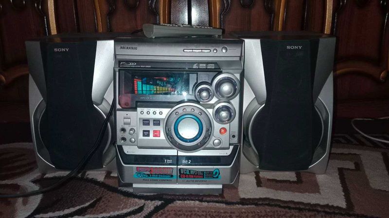 Muzikalniy sentr 3000 watt Muzikalniy sentr 3000 watt