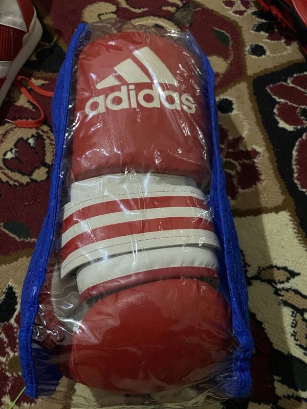 Adidas boks qo’lqoplari Adidas boks qo’lqoplari