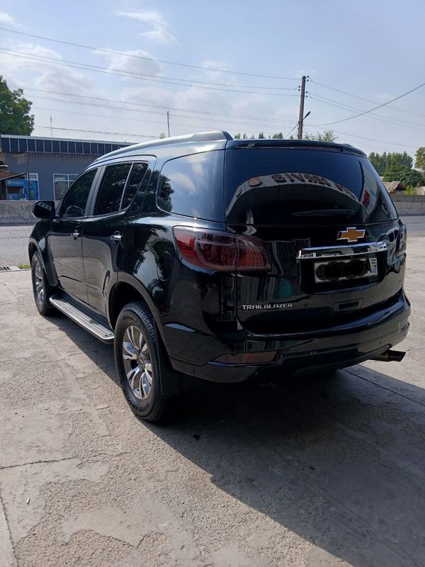 Trailblazer full qora 2021 propan bor
