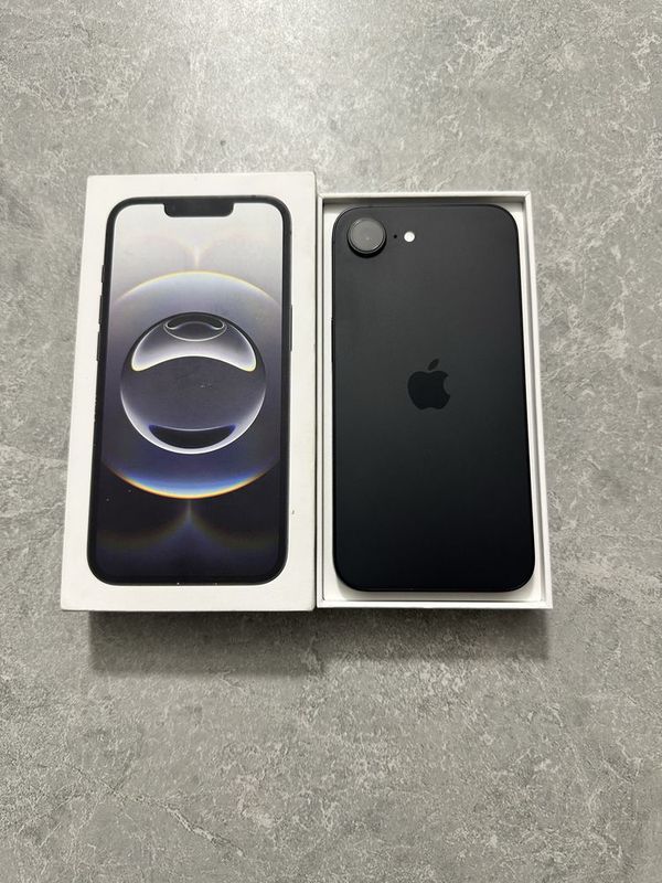 iPhone 16e 128GB Black iPhone 16e 128GB Black