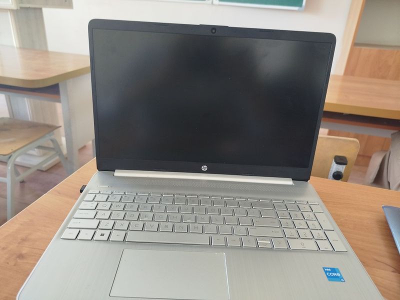 Hp noutbook Satiladi