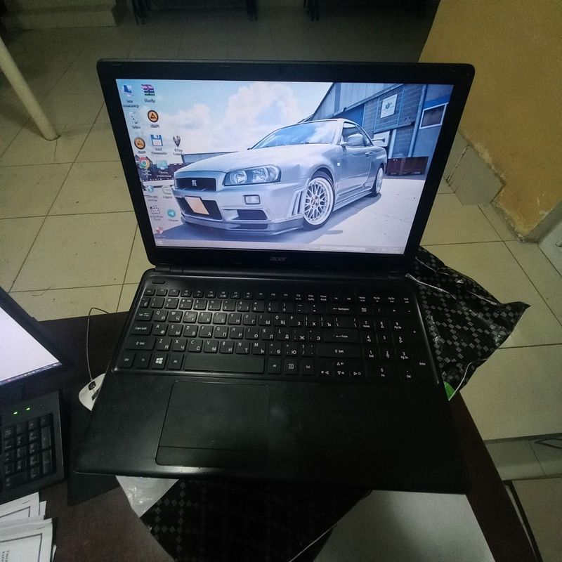 4/500 acer zaryadkasi bemalol 1kunga yetadi