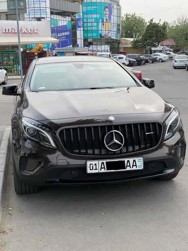 Mercedes-Benz GLA250