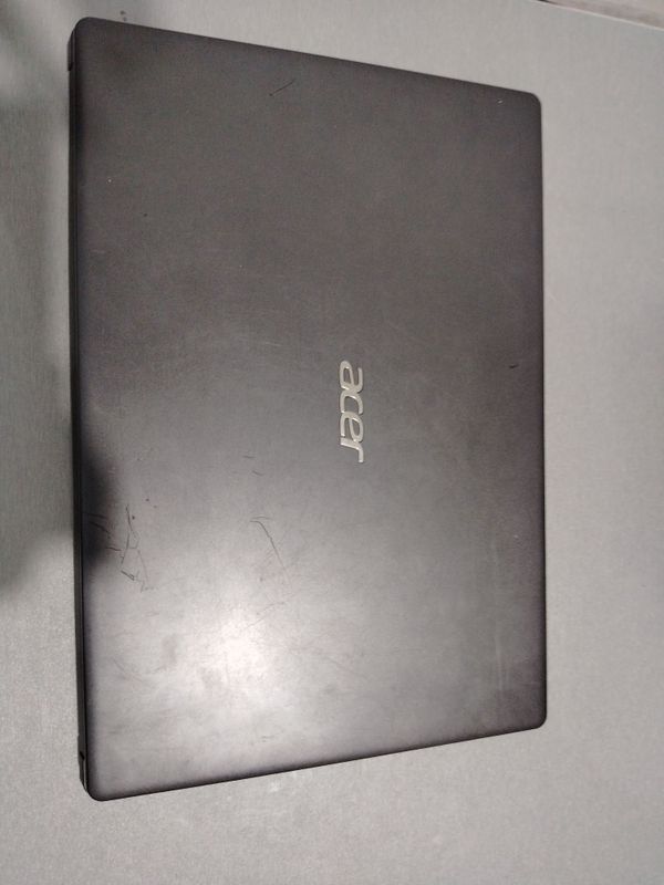 Acer notebook sotiladi