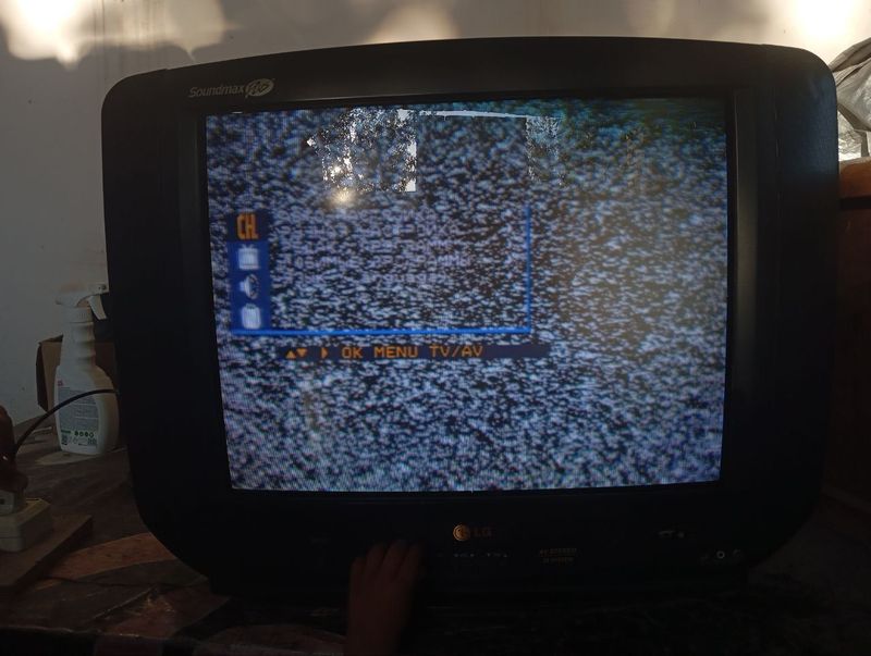 Televizor sotiladi LG