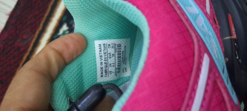 Salomon kross original. Razmer 39 Salomon kross original. Razmer 39