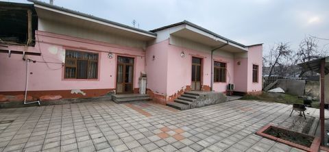 Ховли уй-жой сотилади Ховли уй-жой сотилади