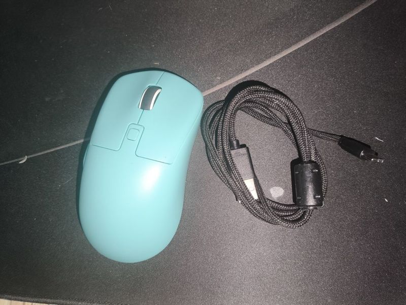Игровая беспроводная мышка Игровая беспроводная мышка