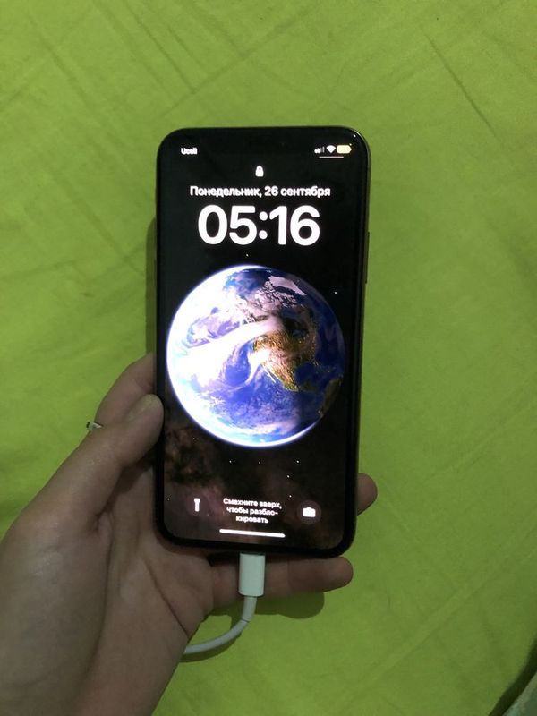 Телефон Iphone xs