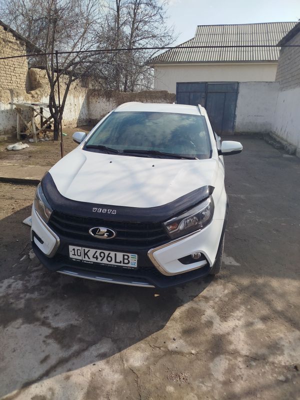 Lada vesta kross sw sotiladi 8500$ 5000 $ berib ozini pulini qiberiwga