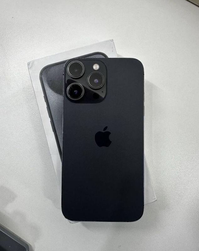 IPhone XR 15 Pro korpusda IPhone XR 15 Pro korpusda