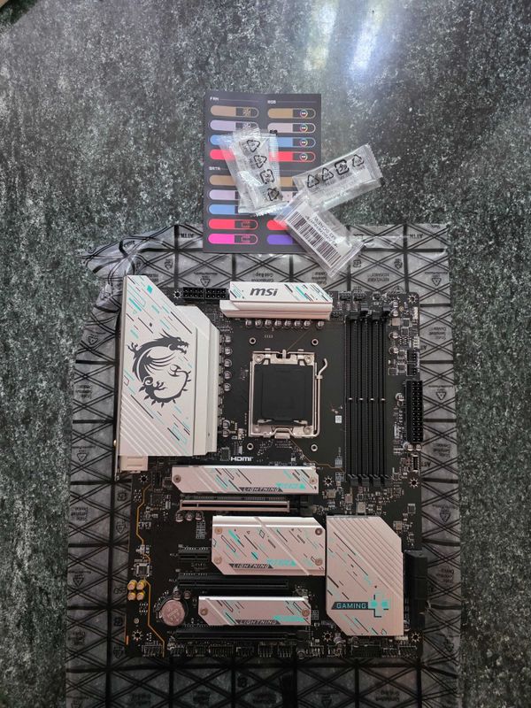 MSI X670E gaming plus wifi