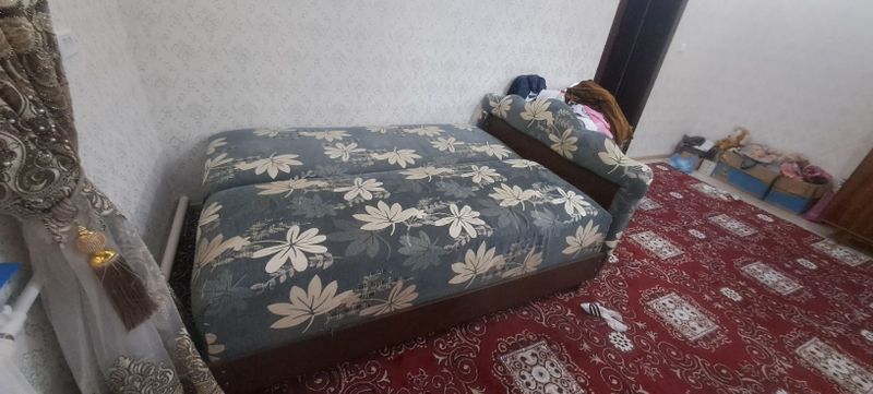 Divan sotiladi xolati yaxshi Divan sotiladi xolati yaxshi
