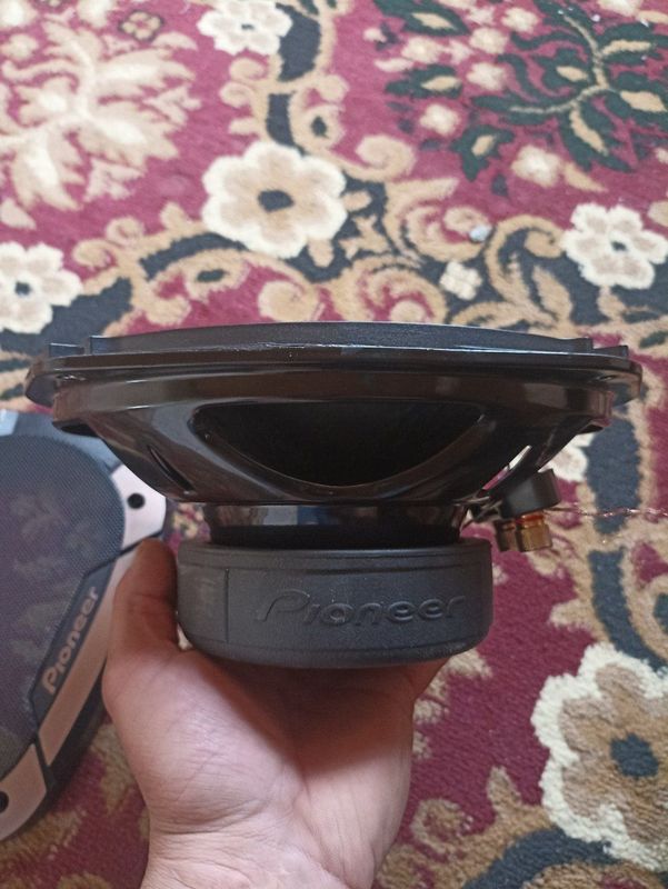 Piooner 550 w xolati yaxshi Piooner 550 w xolati yaxshi