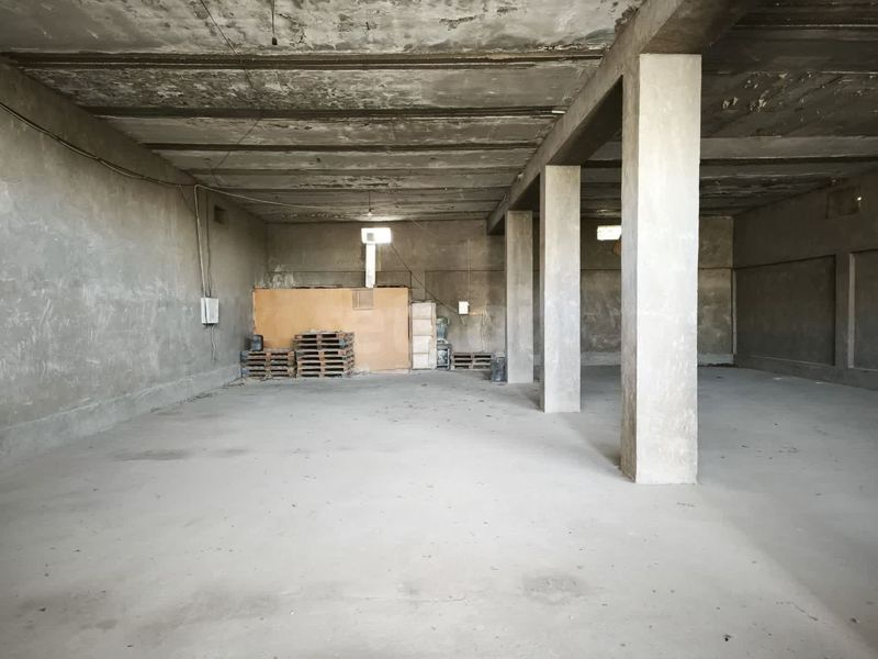 Продажа! База складское помещение 34 сотки, 1200 КВ м в Янгийуле. Продажа! База складское помещение 34 сотки, 1200 КВ м в Янгийуле.