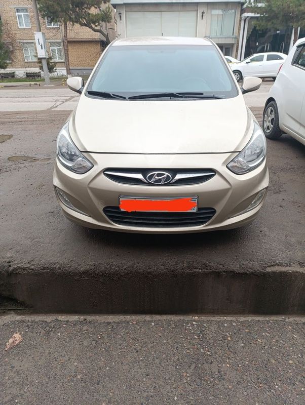 Hyundai Accent 2011