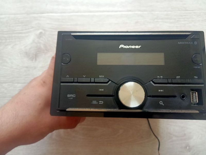 Продам Pioneer FH-S505BT в хорошем состоянии.