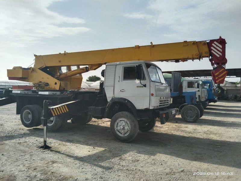 Kamaz kran sotiladi Kamaz kran sotiladi